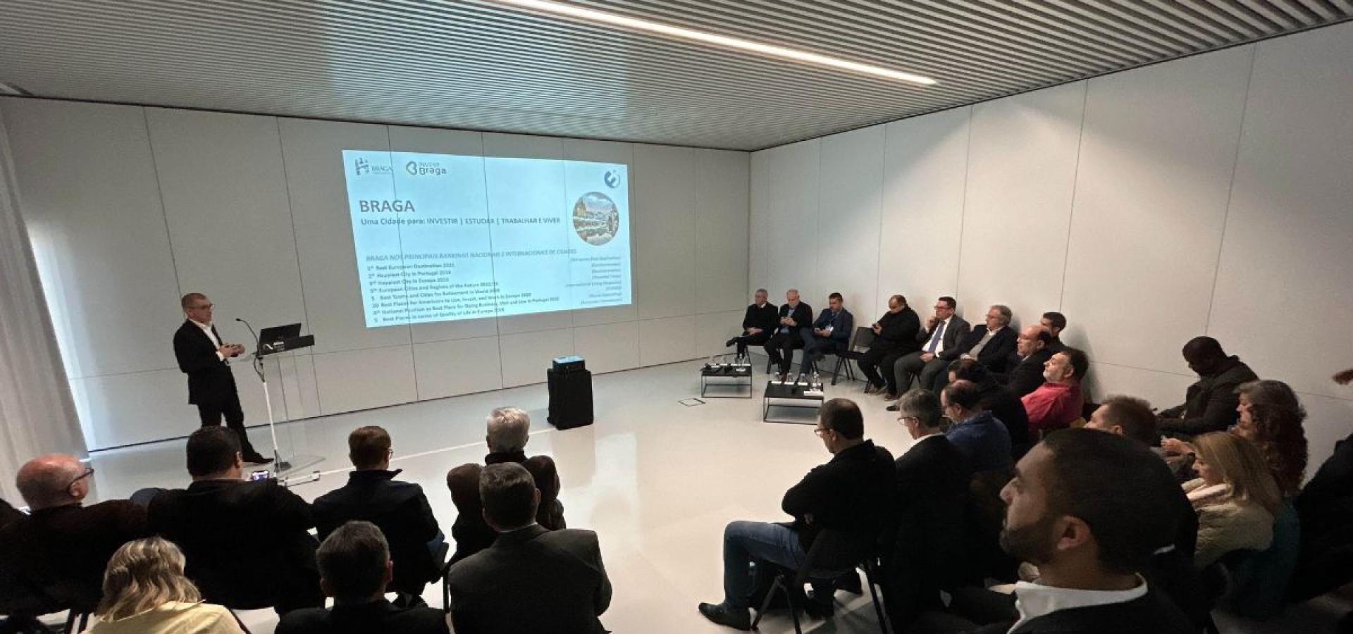 O Minho: "Cerca de 50 empresários brasileiros estiveram em Braga para conhecer oportunidades de negócios"