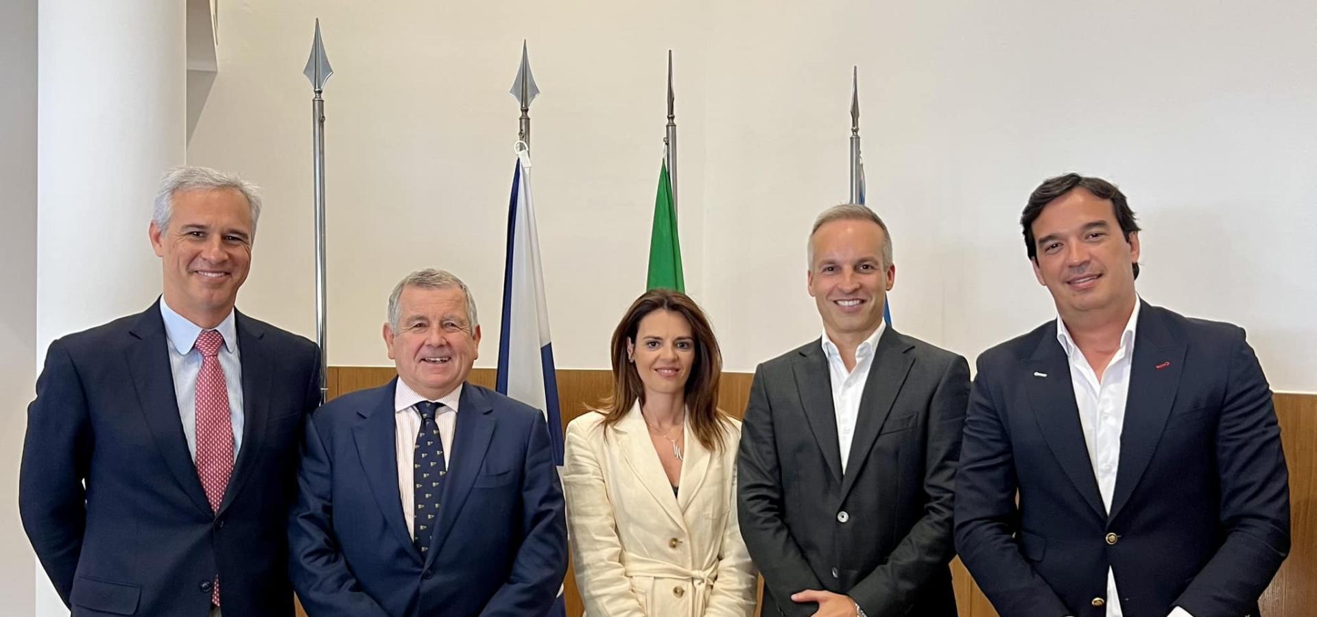 O Minho: AEMinho reuniu com associação que junta empresários responsáveis por 70% do PIB português